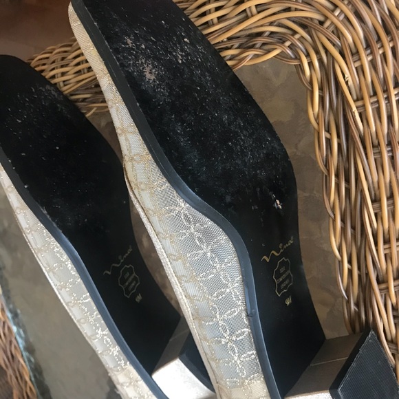 Gold shoes - Picture 4 of 5